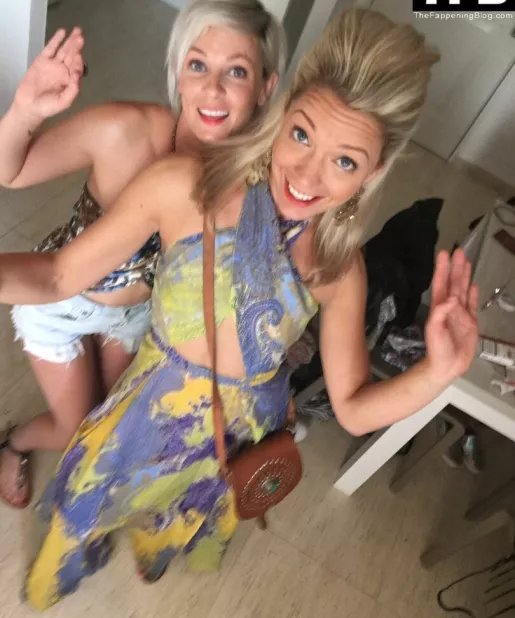 Claire Hutchings OnlyFans Leak Picture - Thumbnail DEd57Ct3CO