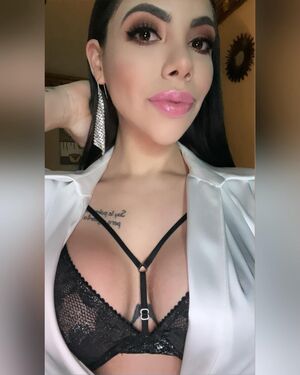 Claudia Guajardo OnlyFans Leak Picture - Thumbnail 0UpzSRzXVL