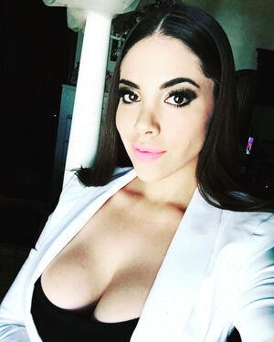 Claudia Guajardo OnlyFans Leak Picture - Thumbnail dS5ecppoMN