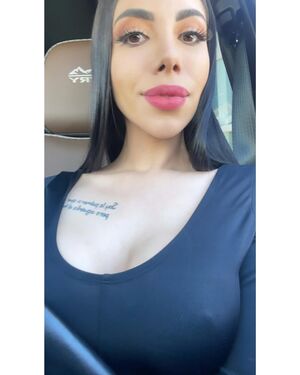 Claudia Guajardo OnlyFans Leak Picture - Thumbnail qAwCgC1Ngn