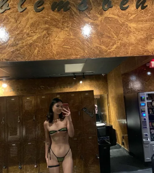 Corademie OnlyFans Leak Picture - Thumbnail KQemyk3gBa