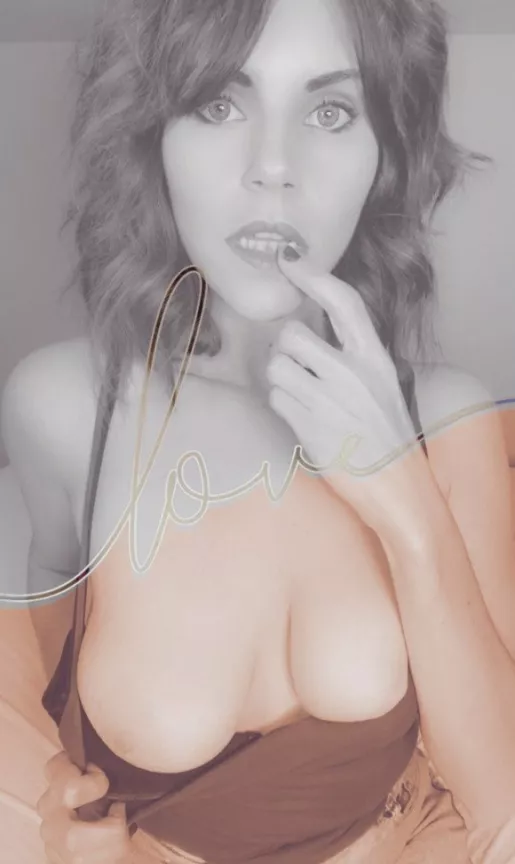 Country Christina OnlyFans Leak Picture - Thumbnail ucHpt8ZRw2