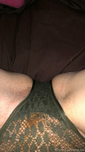 Eevee Bee OnlyFans Leak Picture - Thumbnail DwMB3v0Yx6