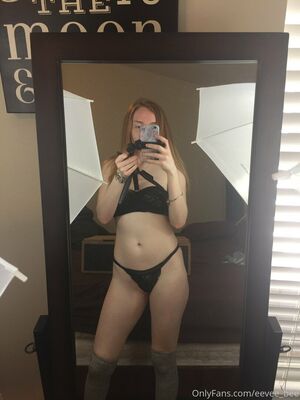 Eevee Bee OnlyFans Leak Picture - Thumbnail Ei1qc1pmeJ