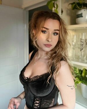 Elina Twich OnlyFans Leak Picture - Thumbnail NYBRmbPRFP