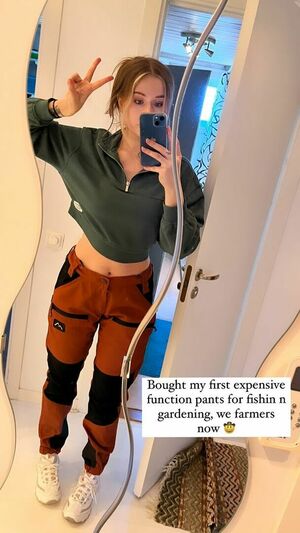 Elina Twich OnlyFans Leak Picture - Thumbnail RSc7ng8O8e