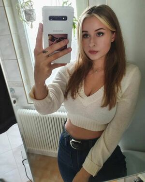 Elina Twich OnlyFans Leak Picture - Thumbnail RdfGZa5o0B