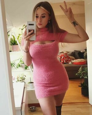 Elina Twich OnlyFans Leak Picture - Thumbnail abpfJurgNP