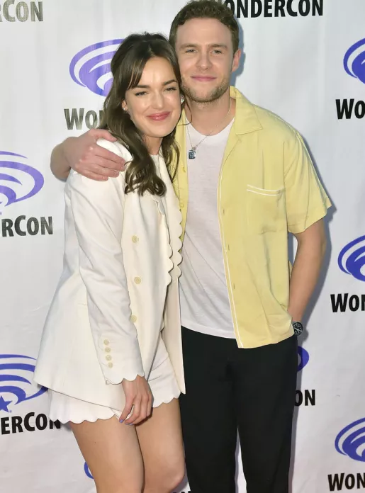 Elizabeth Henstridge Nude Onlyfans Leaks Leaked Pics