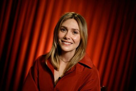 Elizabeth Olsen OnlyFans Leak Picture - Thumbnail 4KogYoaLJP