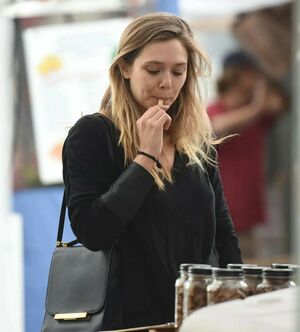 Elizabeth Olsen OnlyFans Leak Picture - Thumbnail 9Z2kbuotnj