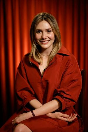 Elizabeth Olsen OnlyFans Leak Picture - Thumbnail RvPW5NAtMb