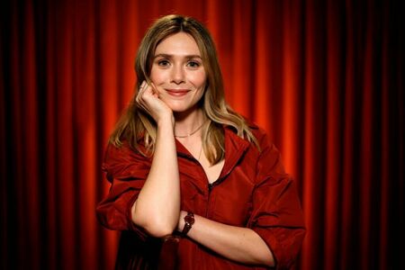 Elizabeth Olsen OnlyFans Leak Picture - Thumbnail WOtV8krRSo