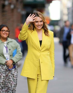 Elizabeth Olsen OnlyFans Leak Picture - Thumbnail fP0rw7wA50