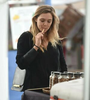 Elizabeth Olsen OnlyFans Leak Picture - Thumbnail gP74yb2aMU