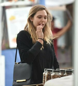 Elizabeth Olsen OnlyFans Leak Picture - Thumbnail mRr3ifhDaN