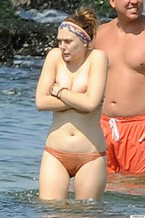 Elizabeth Olsen OnlyFans Leak Picture - Thumbnail xeP1dBVfao