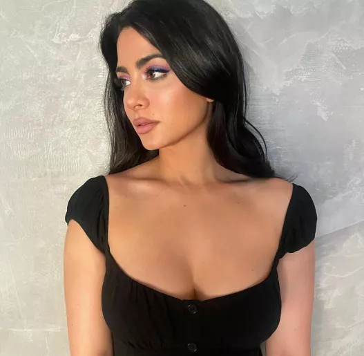 Emeraude Toubia OnlyFans Leak Picture - Thumbnail 0dvPHuKI7i