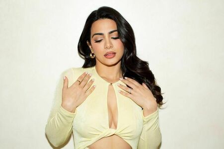 Emeraude Toubia OnlyFans Leak Picture - Thumbnail 6Khaw2VIIK