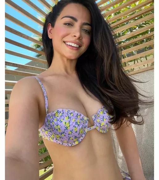 Emeraude Toubia OnlyFans Leak Picture - Thumbnail QF0ASLgEYe