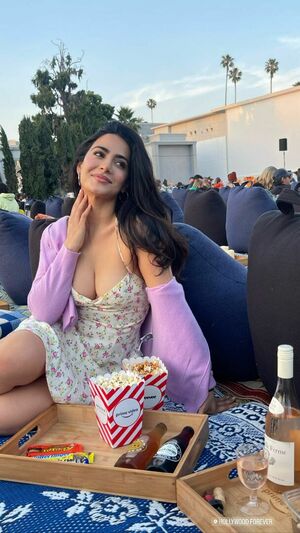 Emeraude Toubia OnlyFans Leak Picture - Thumbnail xqO6BHFRMM