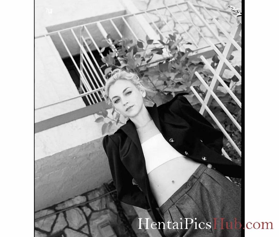 Emily Kinney Nude OnlyFans Leak Photo pA2QANwsOH