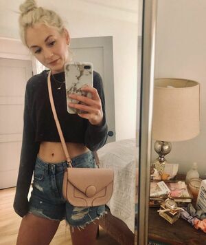 Emily Kinney OnlyFans Leak Picture - Thumbnail WYbPNU9M8C