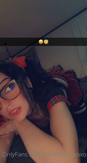 Emokitten_xoxo OnlyFans Leak Picture - Thumbnail YpySuU7XaX