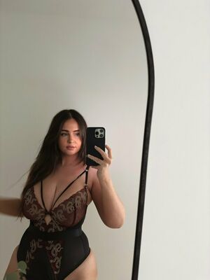 Evelyn White OnlyFans Leak Picture - Thumbnail b8pTikm3e5