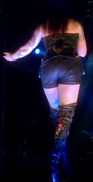 Floor Jansen OnlyFans Leak Picture - Thumbnail SCDQOsuYma