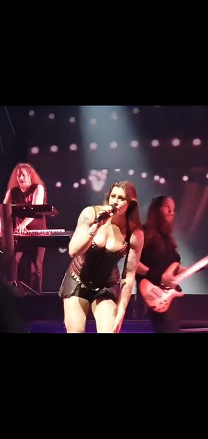 Floor Jansen OnlyFans Leak Picture - Thumbnail uVidQp24aP