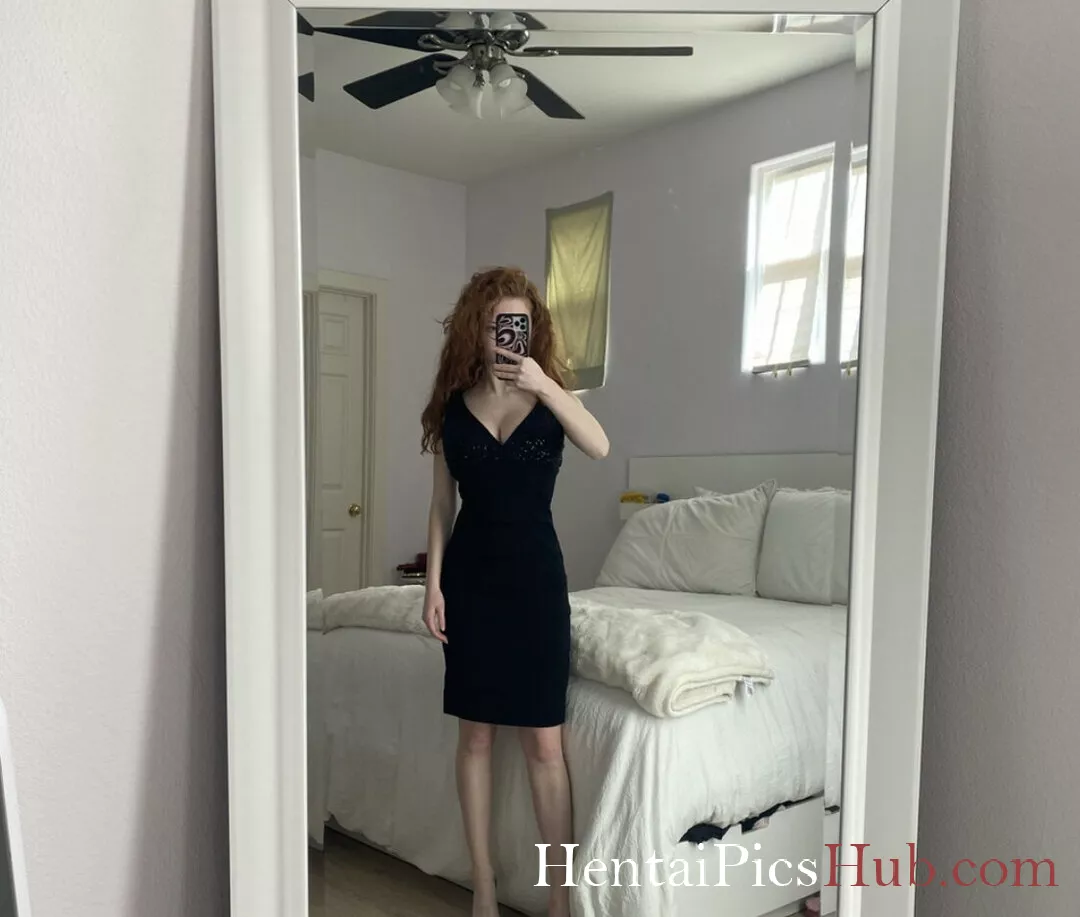 Francesca Capaldi Nude OnlyFans Leak Photo sWImPsEwlN