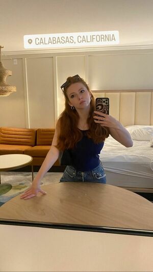 Francesca Capaldi OnlyFans Leak Picture - Thumbnail 8wv7glHAnv