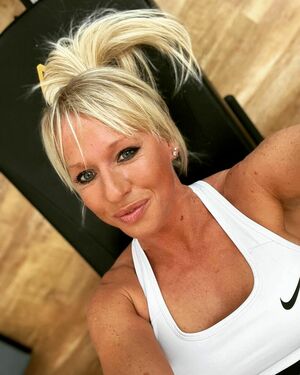 Gail Emms OnlyFans Leak Picture - Thumbnail RNiFQS3kir