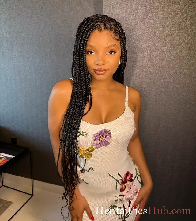 Halle Bailey Nude OnlyFans Leak Photo e4hbHomxtI