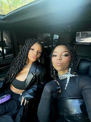 Halle Bailey OnlyFans Leak Picture - Thumbnail 2Y7j05ilHd