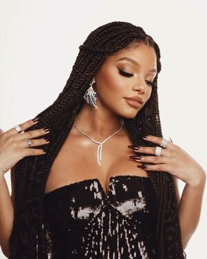 Halle Bailey OnlyFans Leak Picture - Thumbnail 7AYjHsg7J4