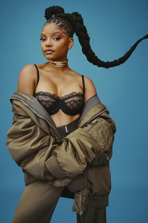 Halle Bailey OnlyFans Leak Picture - Thumbnail 7RQshCEAMC