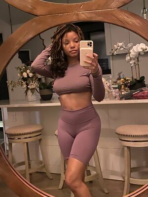 Halle Bailey OnlyFans Leak Picture - Thumbnail FIR6QNacVS