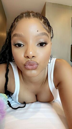 Halle Bailey OnlyFans Leak Picture - Thumbnail O5NE4g1F5W