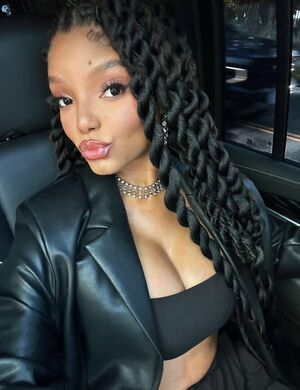 Halle Bailey OnlyFans Leak Picture - Thumbnail O9mM9Prbwr