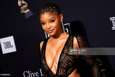 Halle Bailey OnlyFans Leak Picture - Thumbnail PCEqYZIadX