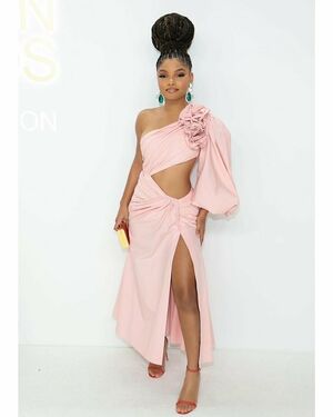 Halle Bailey OnlyFans Leak Picture - Thumbnail Qmhu1GabCc