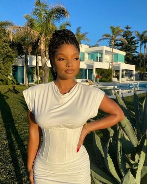 Halle Bailey OnlyFans Leak Picture - Thumbnail Zx8diYAELo