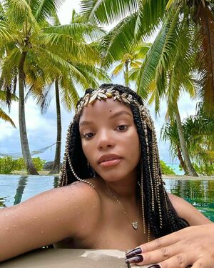 Halle Bailey OnlyFans Leak Picture - Thumbnail mMtmNgUPrk