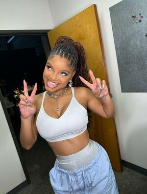 Halle Bailey OnlyFans Leak Picture - Thumbnail q5ubdY58zb