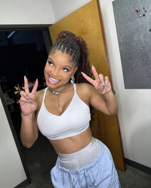 Halle Bailey OnlyFans Leak Picture - Thumbnail u5FZwAyO0C