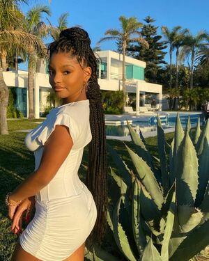 Halle Bailey OnlyFans Leak Picture - Thumbnail vRvofNeMMn