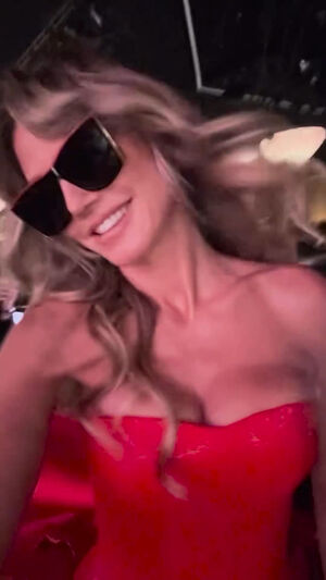 Heidi Klum OnlyFans Leak Picture - Thumbnail kRFQ6QrdkN