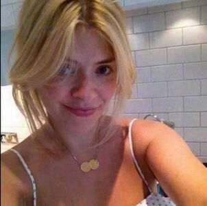 Holly Willoughby OnlyFans Leak Picture - Thumbnail 41UmW1rIyT